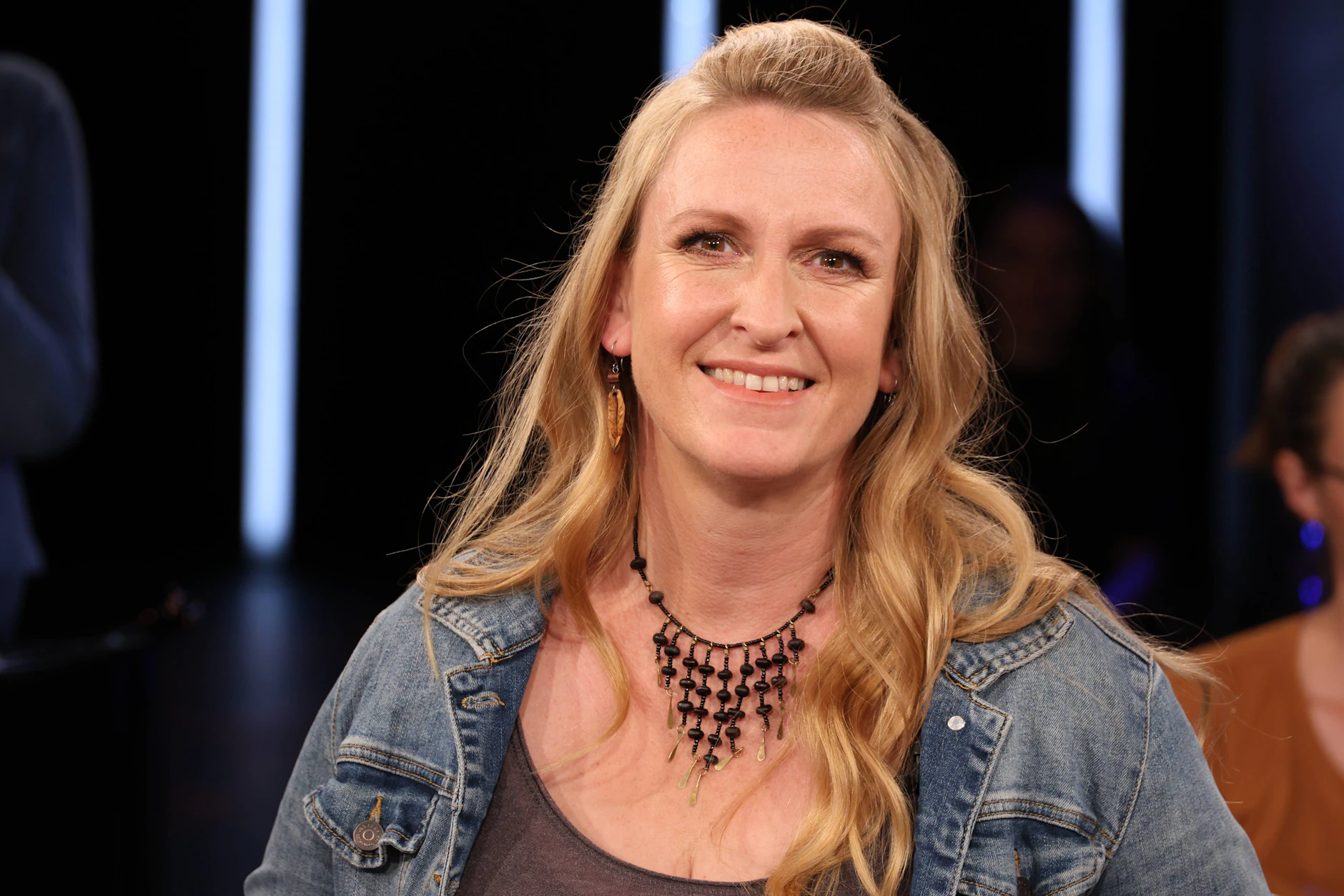 Die Zoologin und Autorin Lydia Möcklinghoff im Sommer 2024 zu Gast in der „NDR Talk Show“.