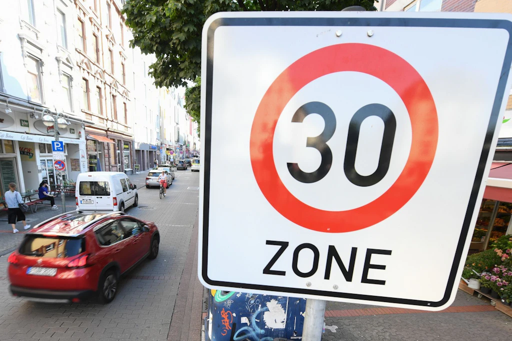 In einer Berliner Straße muss wieder Tempo 30 gelten.