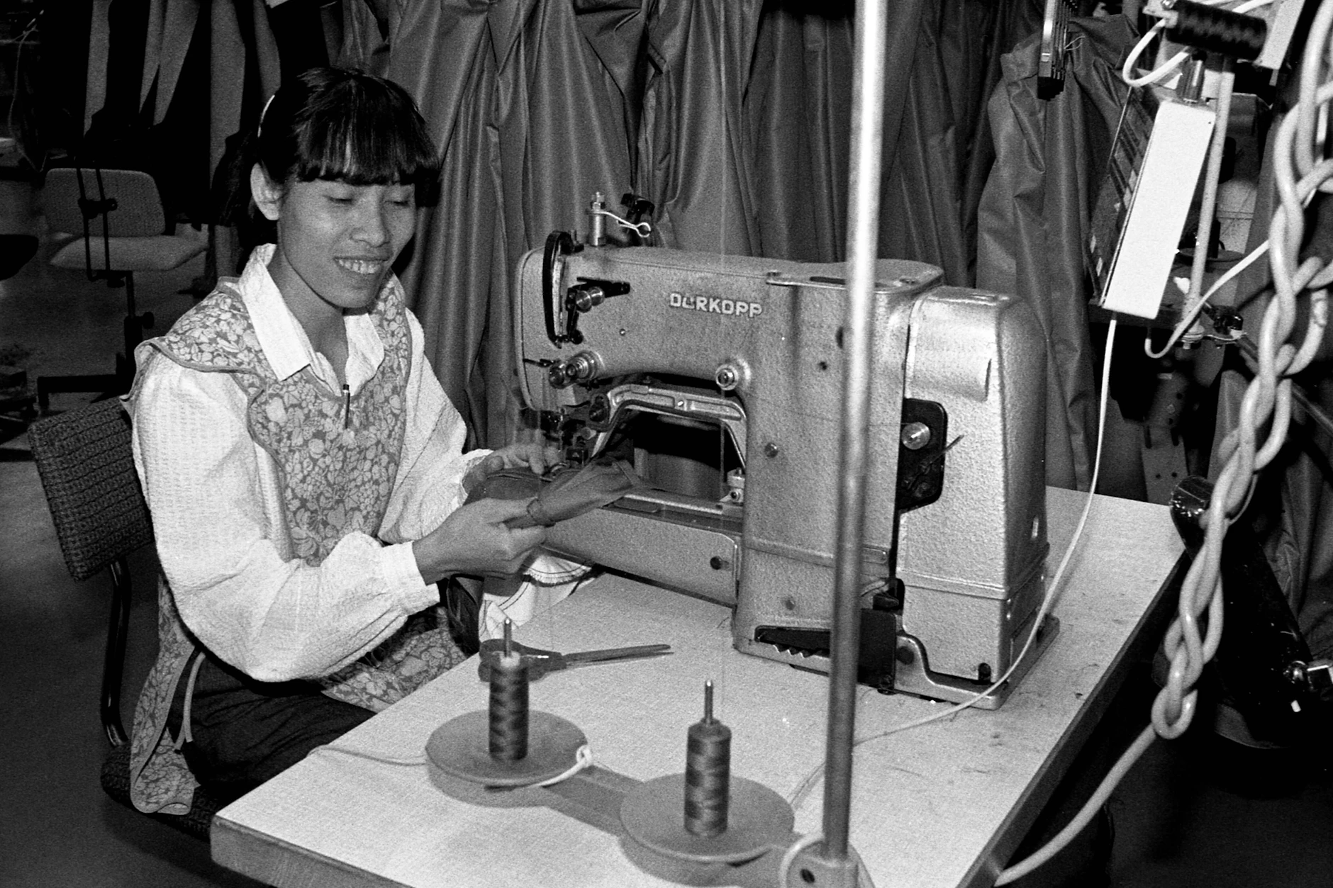 Im VEB Jugendmode in Schmarl wurden von 1978 bis 1991 die Jeans- Marken Boxer, Wisent oder Shanty produziert. Das Werk belieferte auch den Westen.