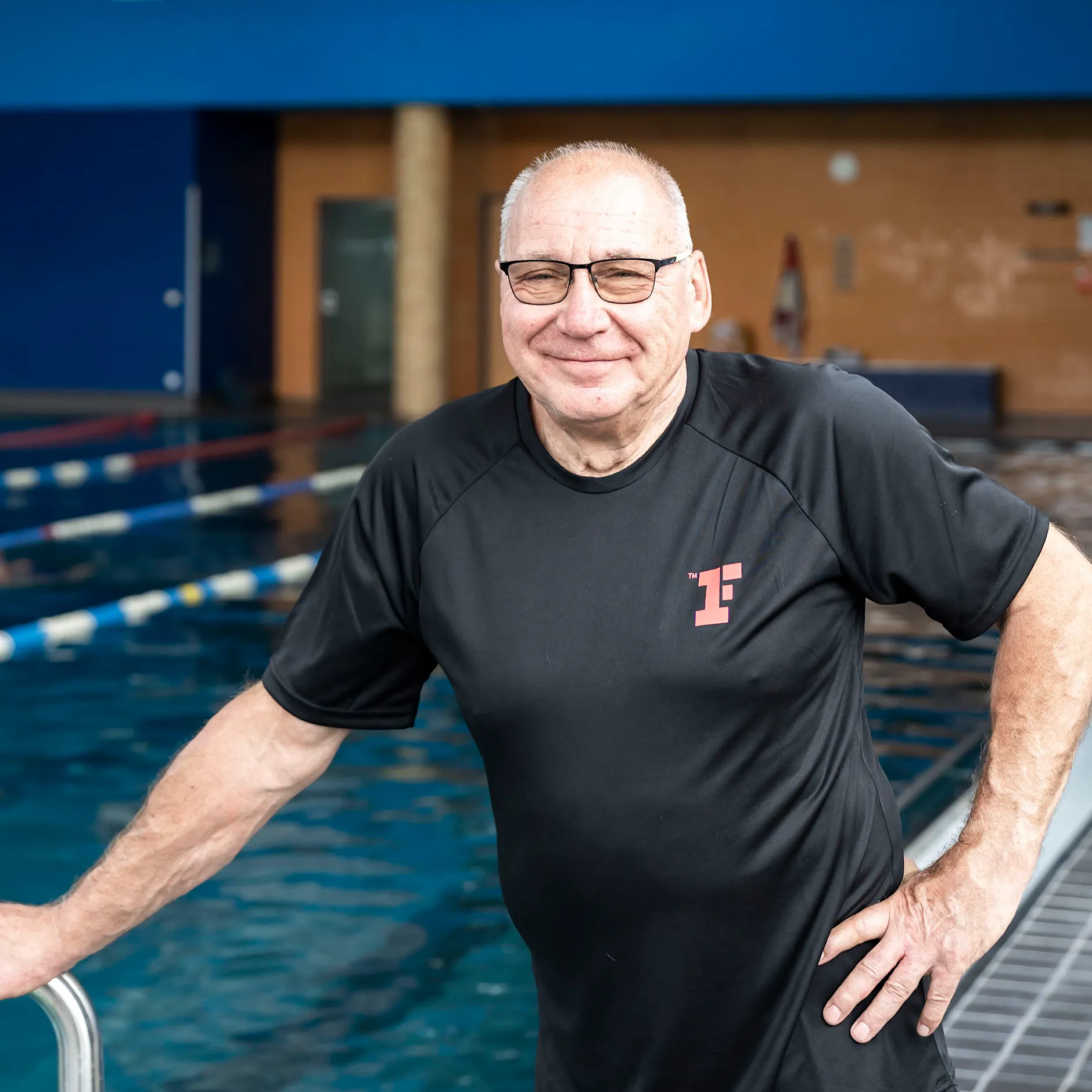 Beine zusammen gebunden: So brutal war Schwimmen lernen in der DDR