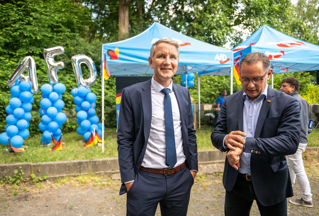 Wie Walter Ulbricht schon sagte: Höcke und Chrupalla streiten über die echten Deutschen