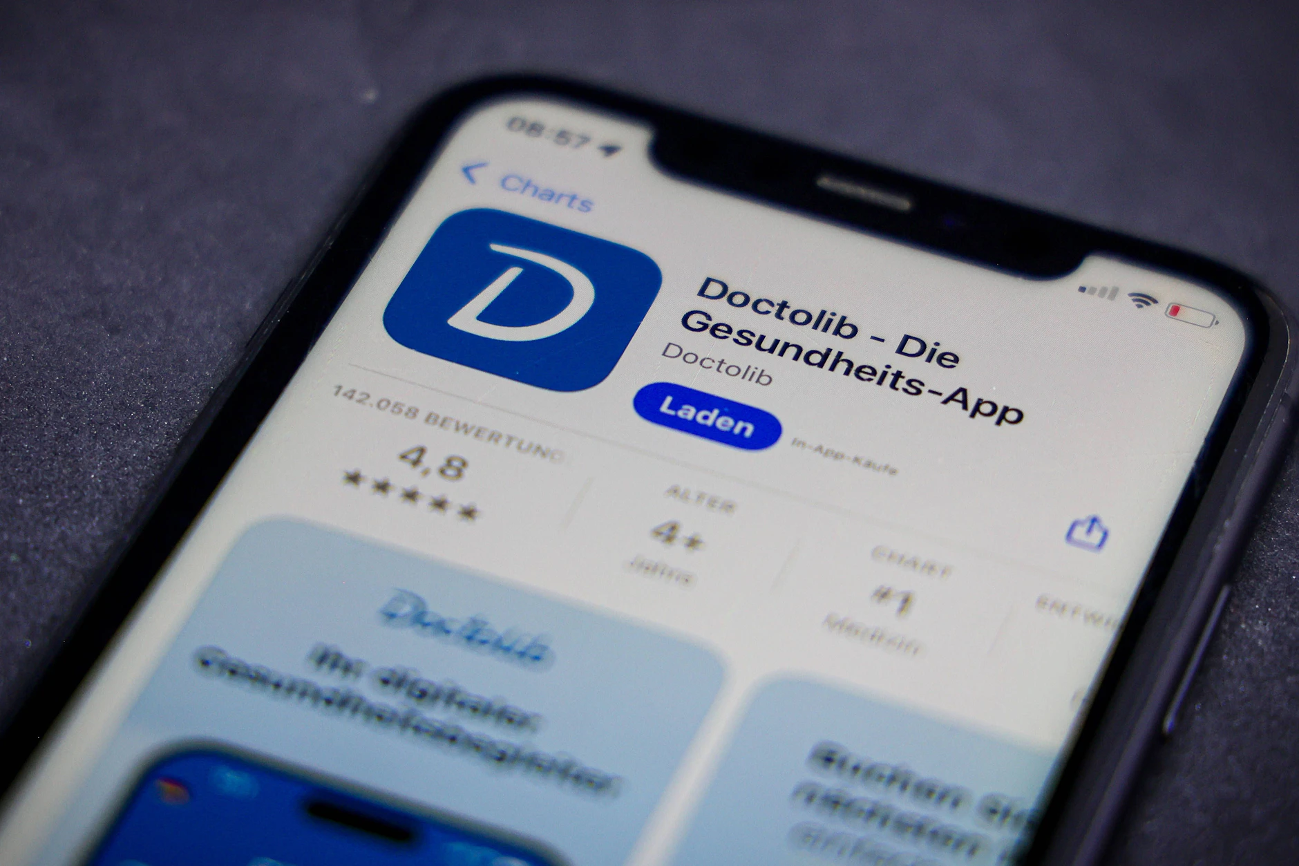 Die Verbraucherzentrale rügt die Terminplattform Doctolib. Es ist zu leicht für Hautärzte und Co., Selbstzahlertermine an Kassenpatienten zu vergeben.
