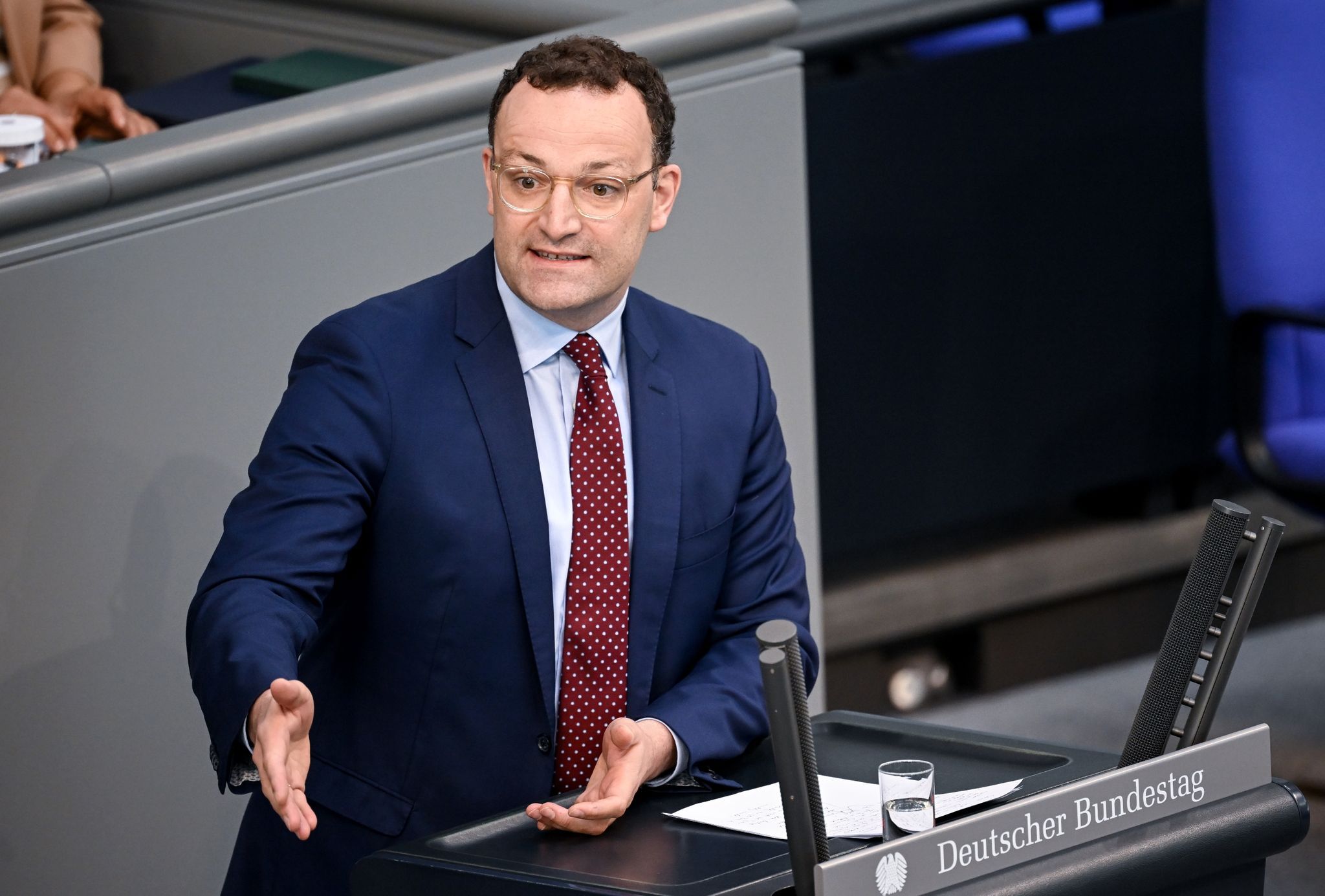 Nach Leihmutter-Bekenntnis: Jetzt soll Jens Spahn zurücktreten
