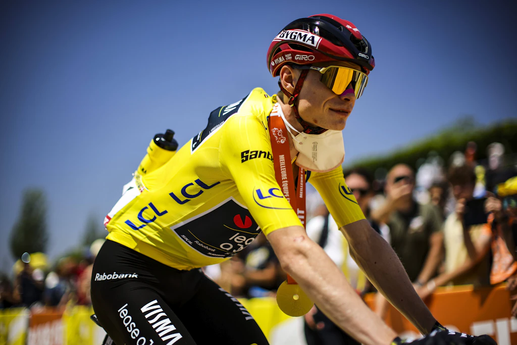 Jonas Vingegaard im Gelben Trikot bei der Tour de France 2026: Der Däne führt die Gesamtwertung an – erstmals seit 2023 trägt er wieder das Maillot Jaune.