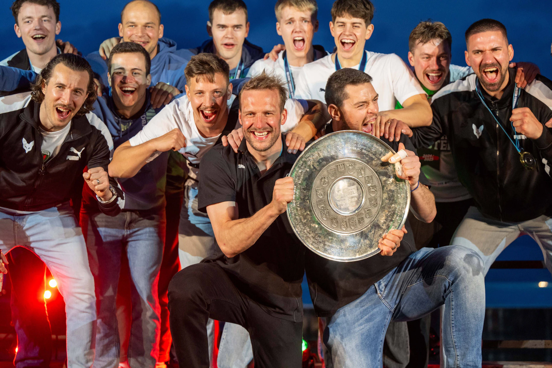 So klaute ein Langfinger die Trophäe von Berlins Handball-Füchsen