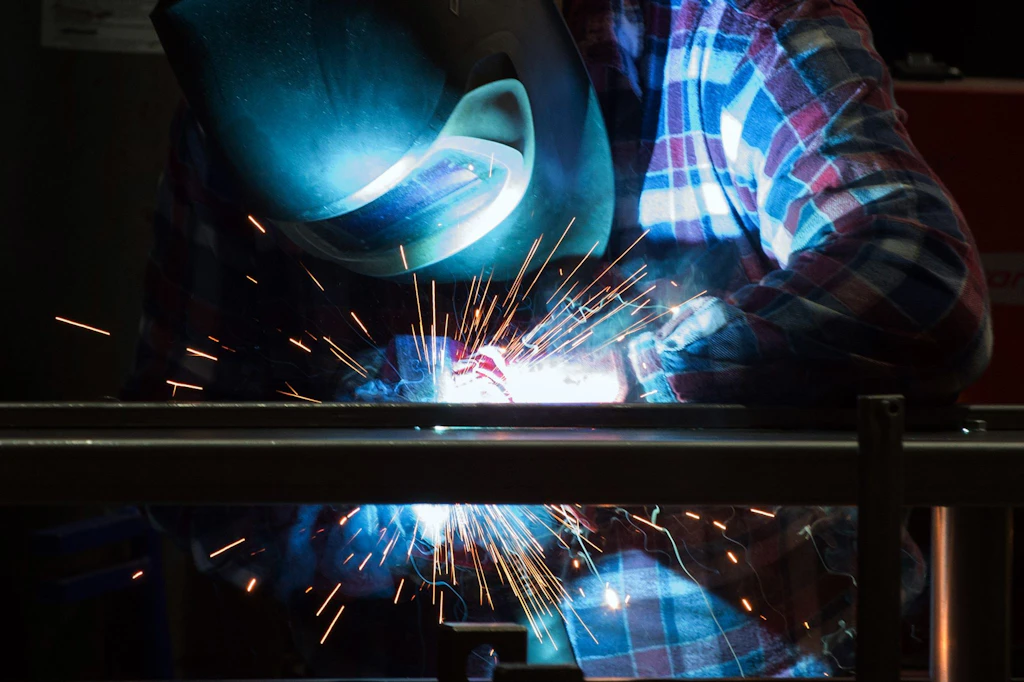 Industrie verliert 500.000 Jobs, Staat wächst – IHK-Vertreter: „Was läuft hier falsch?“