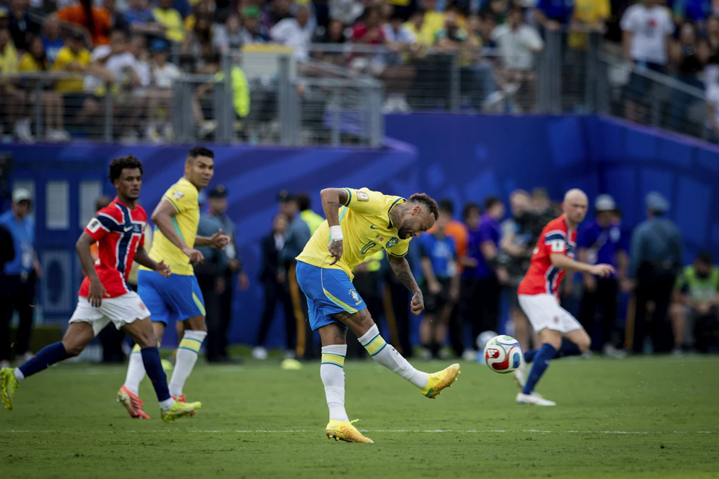 Neymar konnte nach seiner späten Einwechslung Brasiliens WM-Aus gegen Norwegen nicht mehr abwenden.