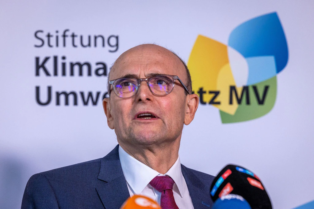 Der ehemalige Ministerpräsident Erwin Sellering zog sich im Mai 2024 von seinem Amt als Vorstandsvorsitzender der Klimaschutzstiftung MV zurück.