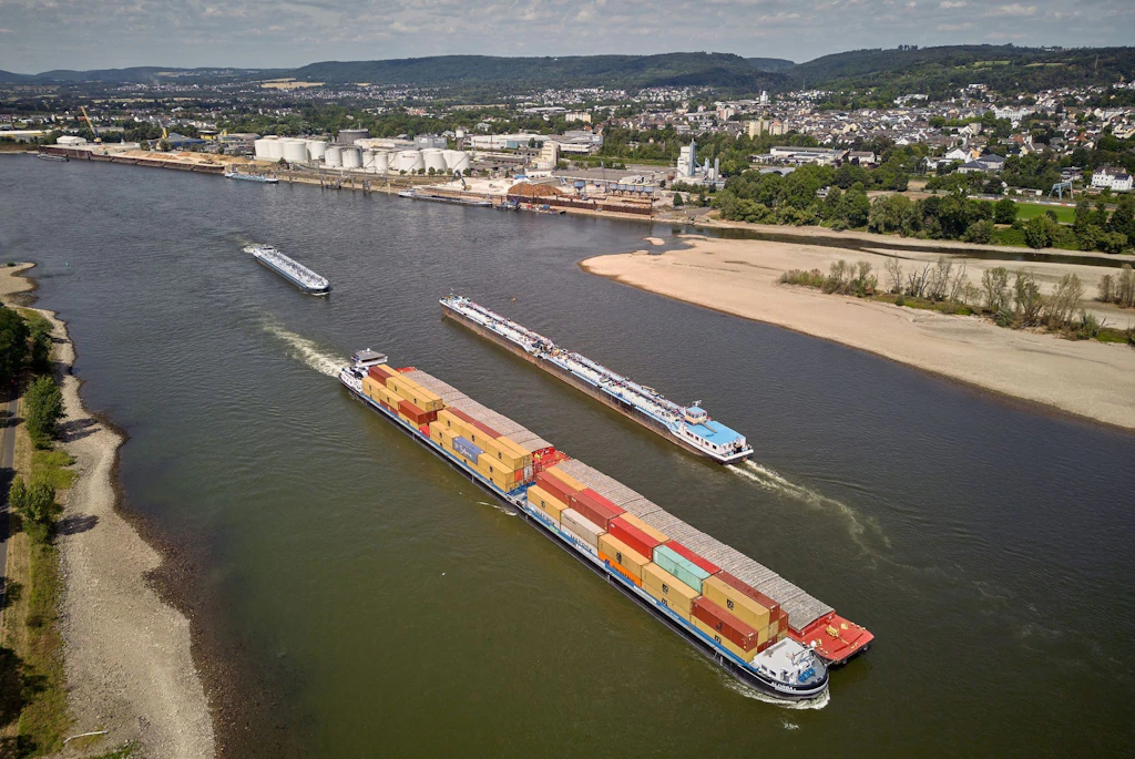 Pegelstände von Oder und Elbe zu niedrig: Trockenheit legt Güterschifffahrt lahm