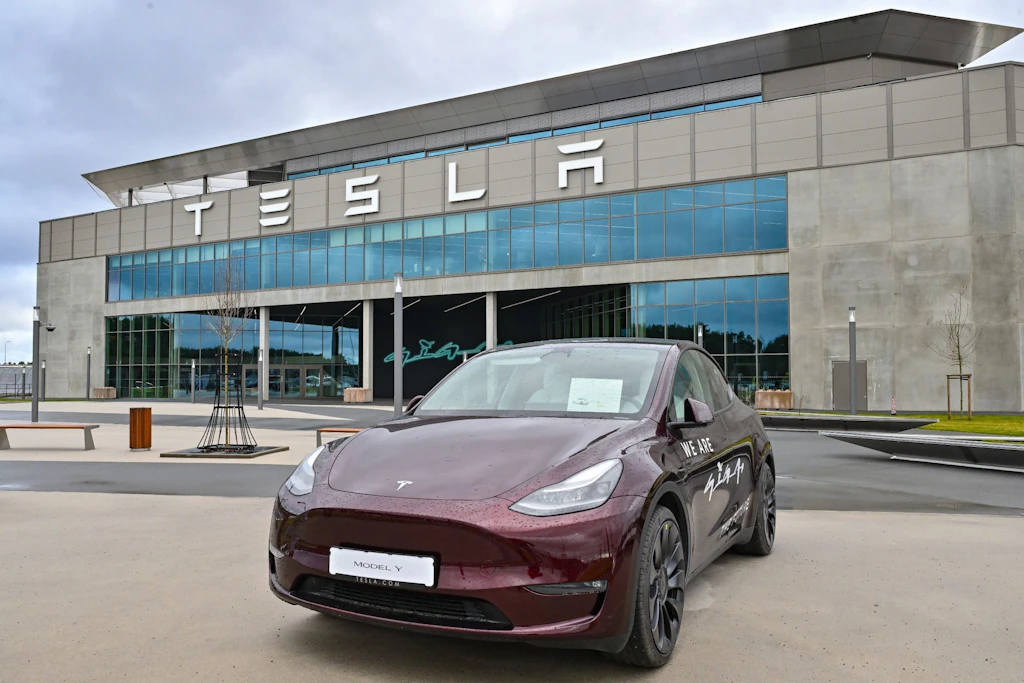 Tesla profitiert bislang am stärksten von der neuen E-Auto-Prämie der Bundesregierung.