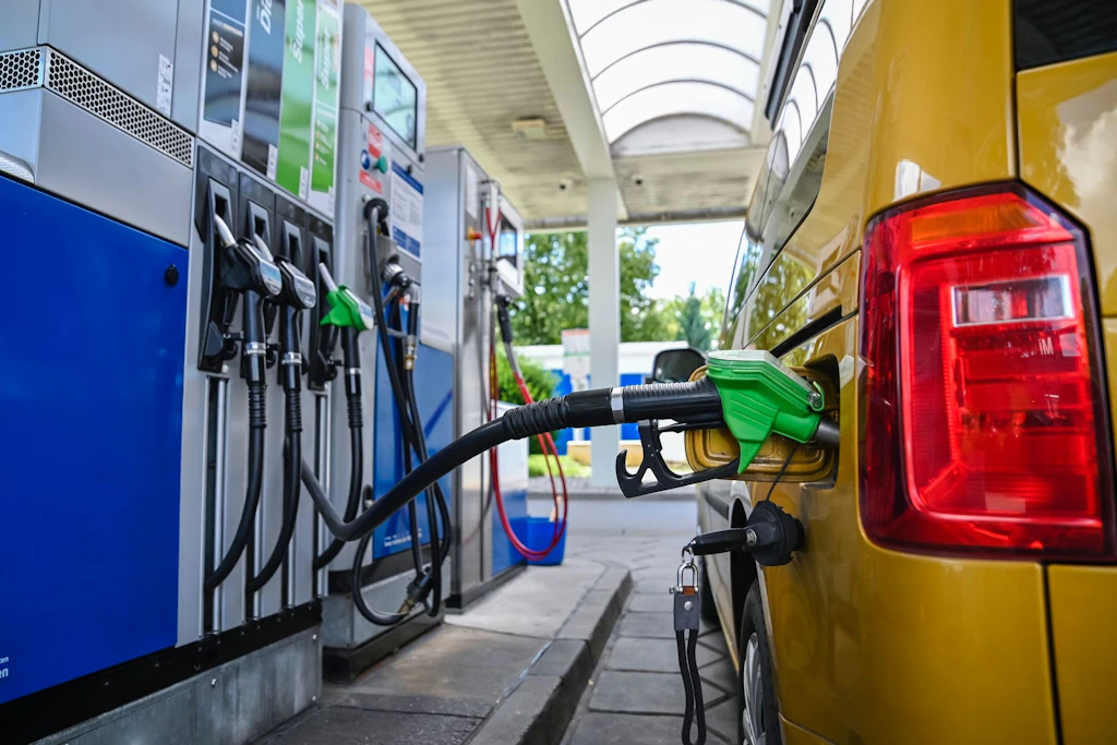 Jede dritte Tankstelle in Sachsen-Anhalt verstößt gegen die Tankregelung.