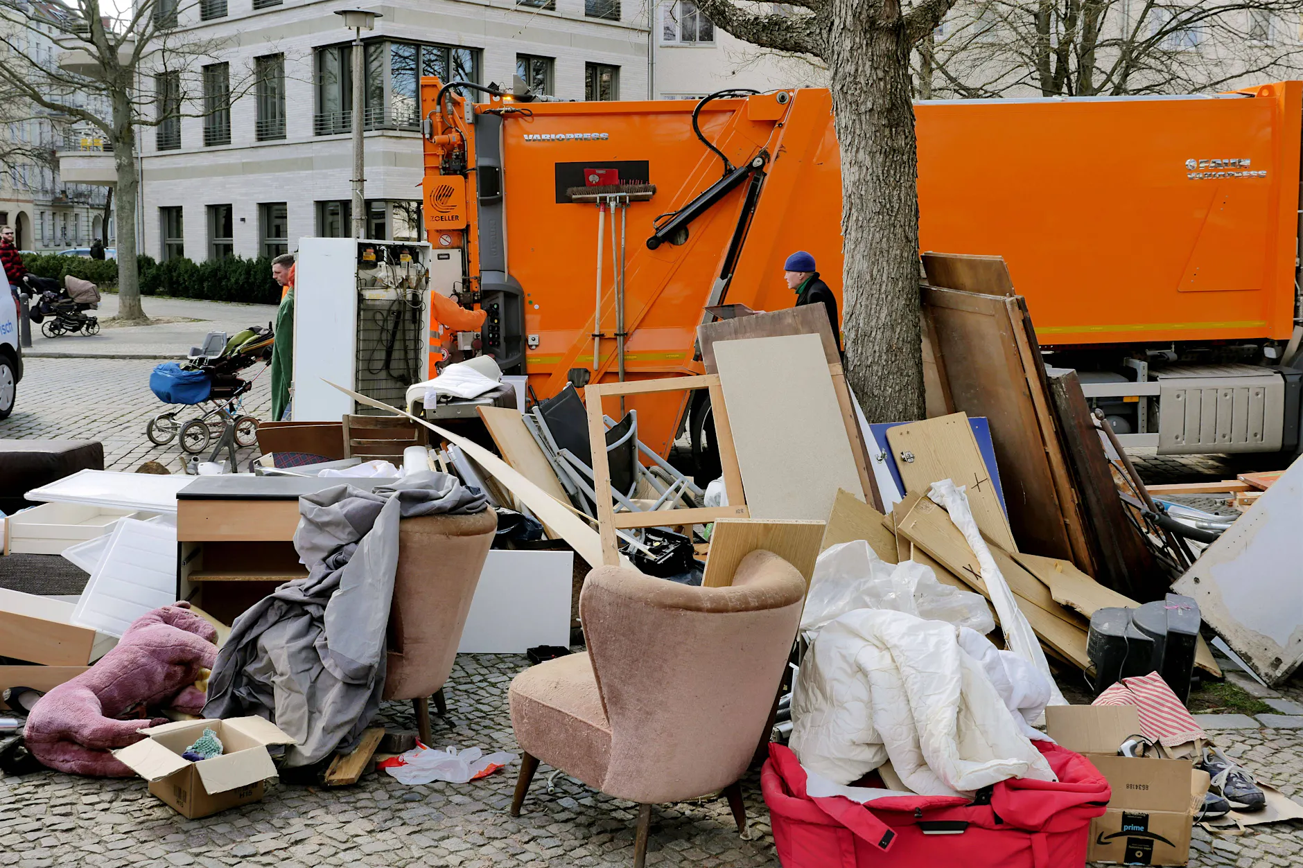 Falsche BSR: Betrüger zocken Berliner mit Fake-Sperrmülldiensten ab