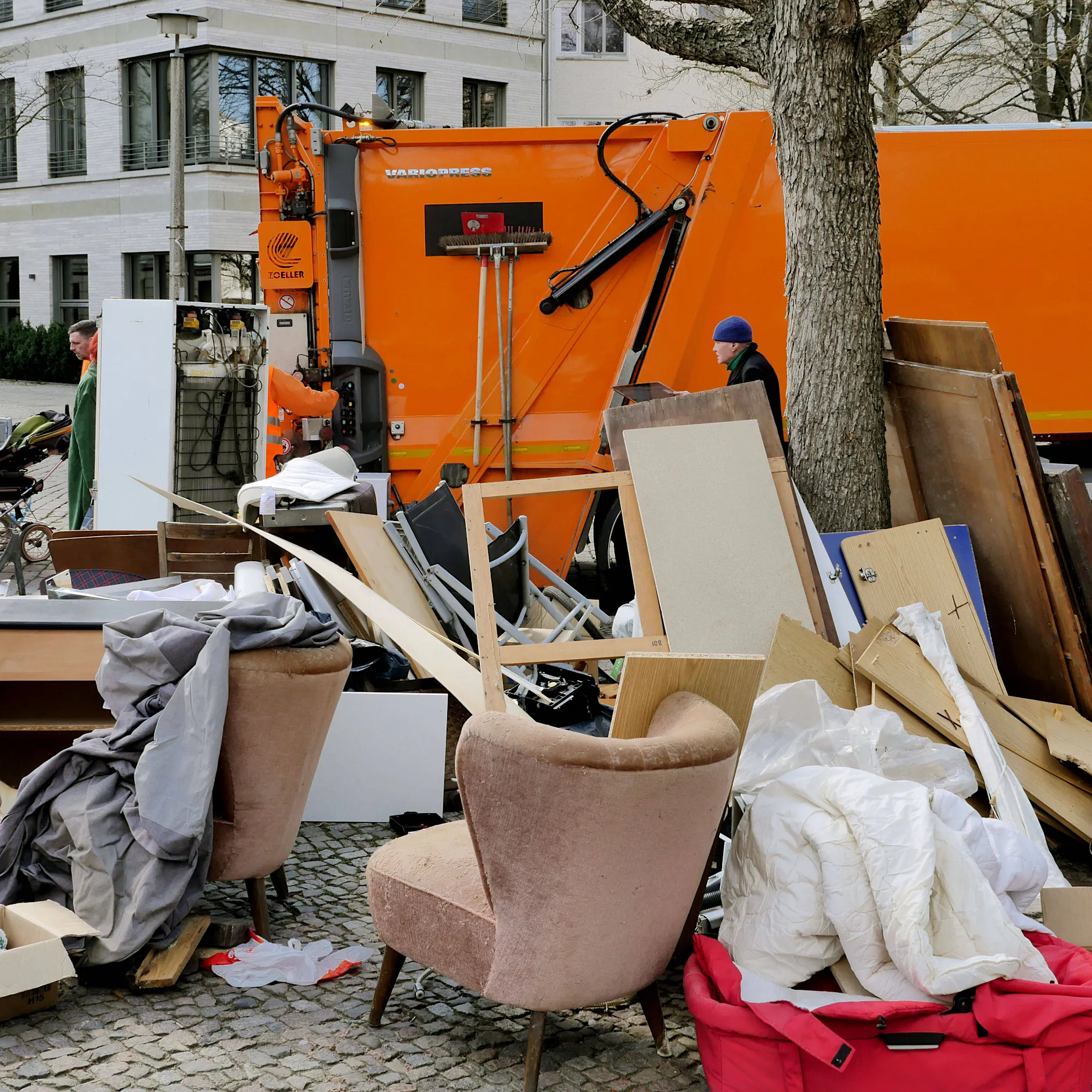 Falsche BSR: Betrüger zocken Berliner mit Fake-Sperrmülldiensten ab
