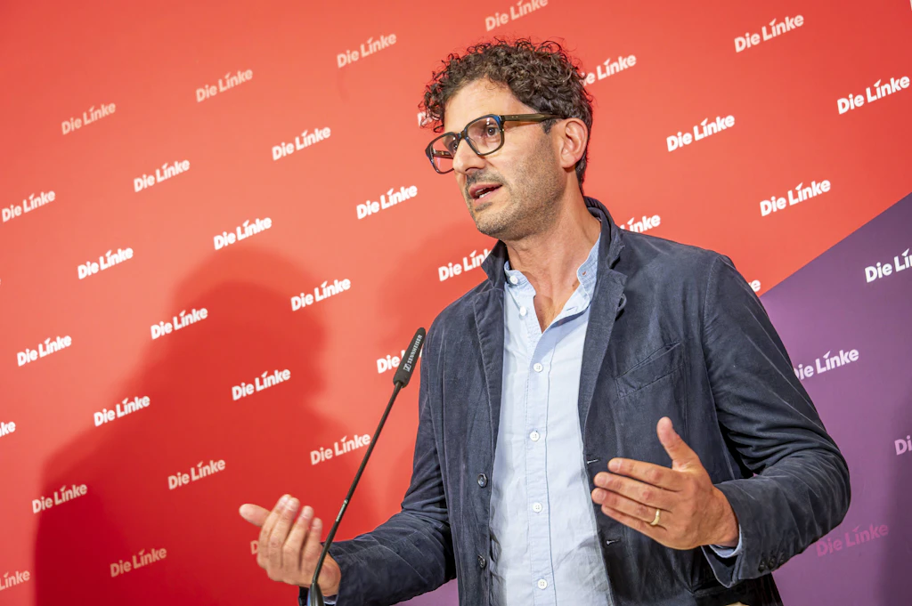 „Alles, was die Bundesregierung tut, belastet die Menschen zusätzlich“: Linken-Chef teilt aus