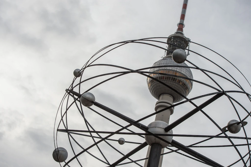 „Weltzeituhr“: Dieser Roman macht die 1970er- und 80er-Jahre lebendig