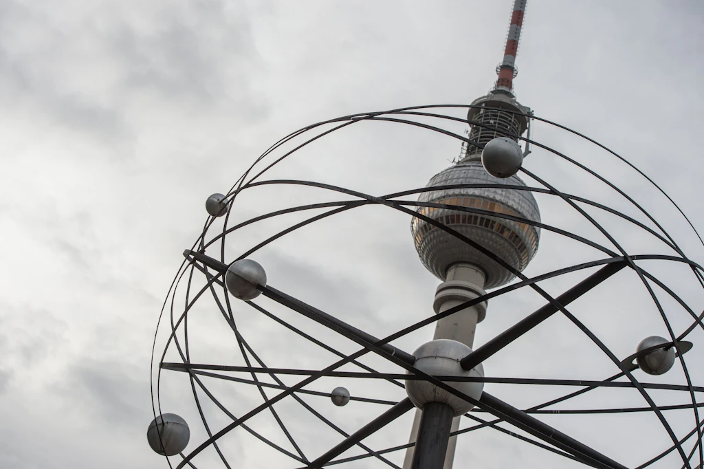 „Weltzeituhr“: Dieser Roman macht die 1970er- und 80er-Jahre lebendig