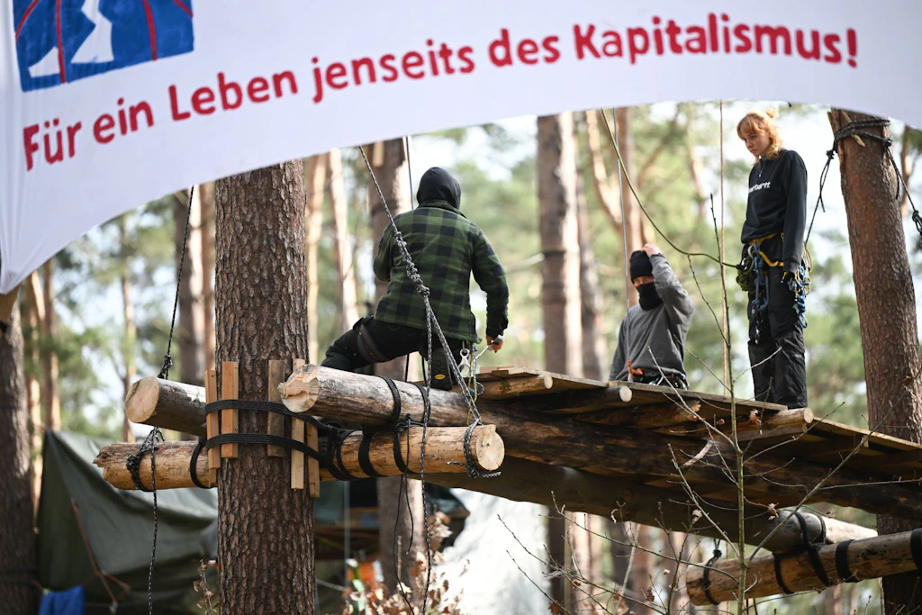 Kampf gegen den Kapitalismus: Wie Linksextremisten den Klimaschutz nutzen