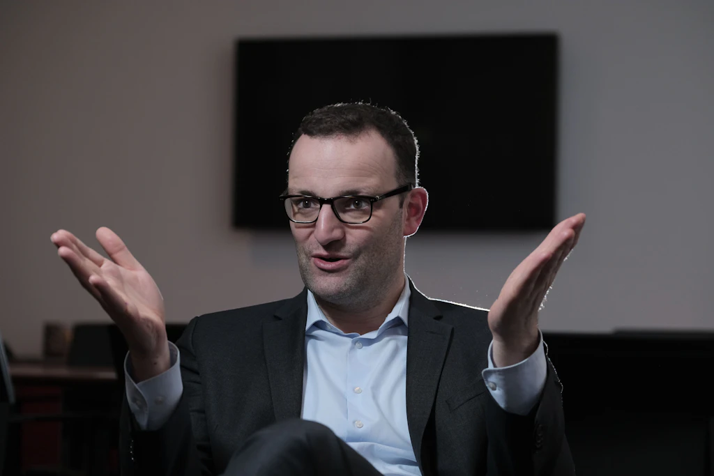 Merz sucht Hypnotiseur an der Spitze der Fraktion – die SPD will das so