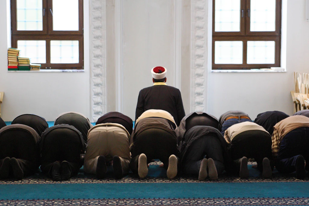 Betende in der Sehitlik-Moschee in Berlin-Neukölln. „Imame müssen widersprechen, wenn ‚schwul‘ als Beleidigung gebraucht wird.“
