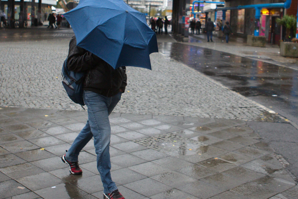 Unwetter über Berlin: DWD warnt weiter – und ab Montag kommen 38 Grad