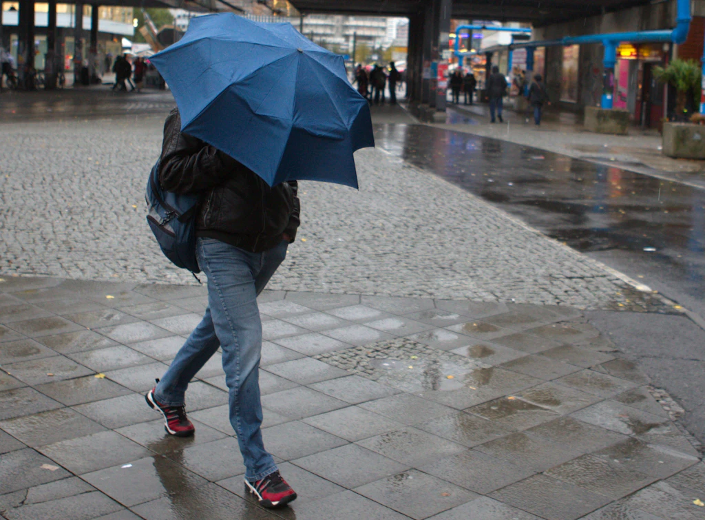 Unwetter über Berlin: DWD warnt weiter – und ab Montag kommen 38 Grad