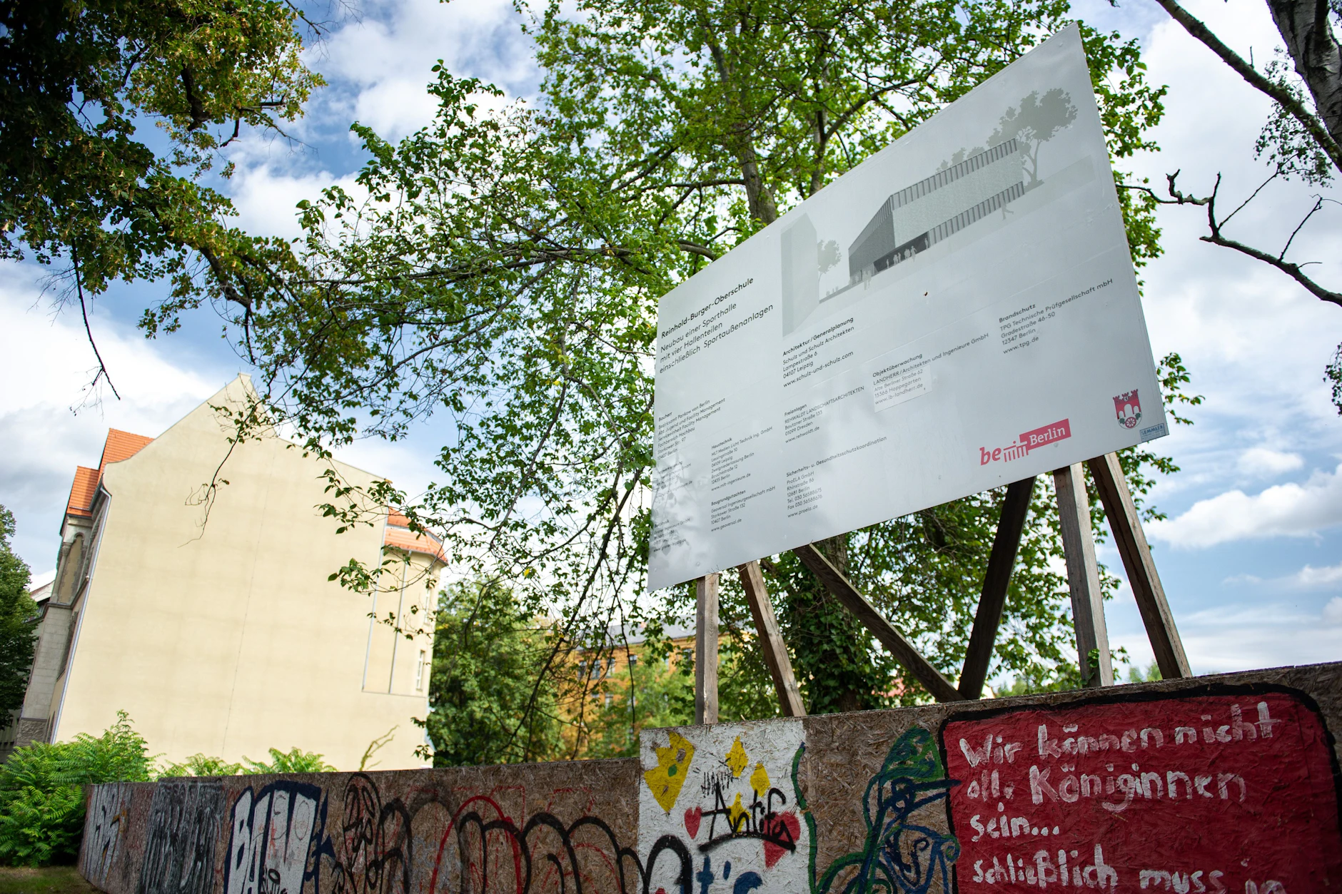 Die ewige Baustelle neben der Reinhold Burger Schule in Pankow soll endlich beendet werden.