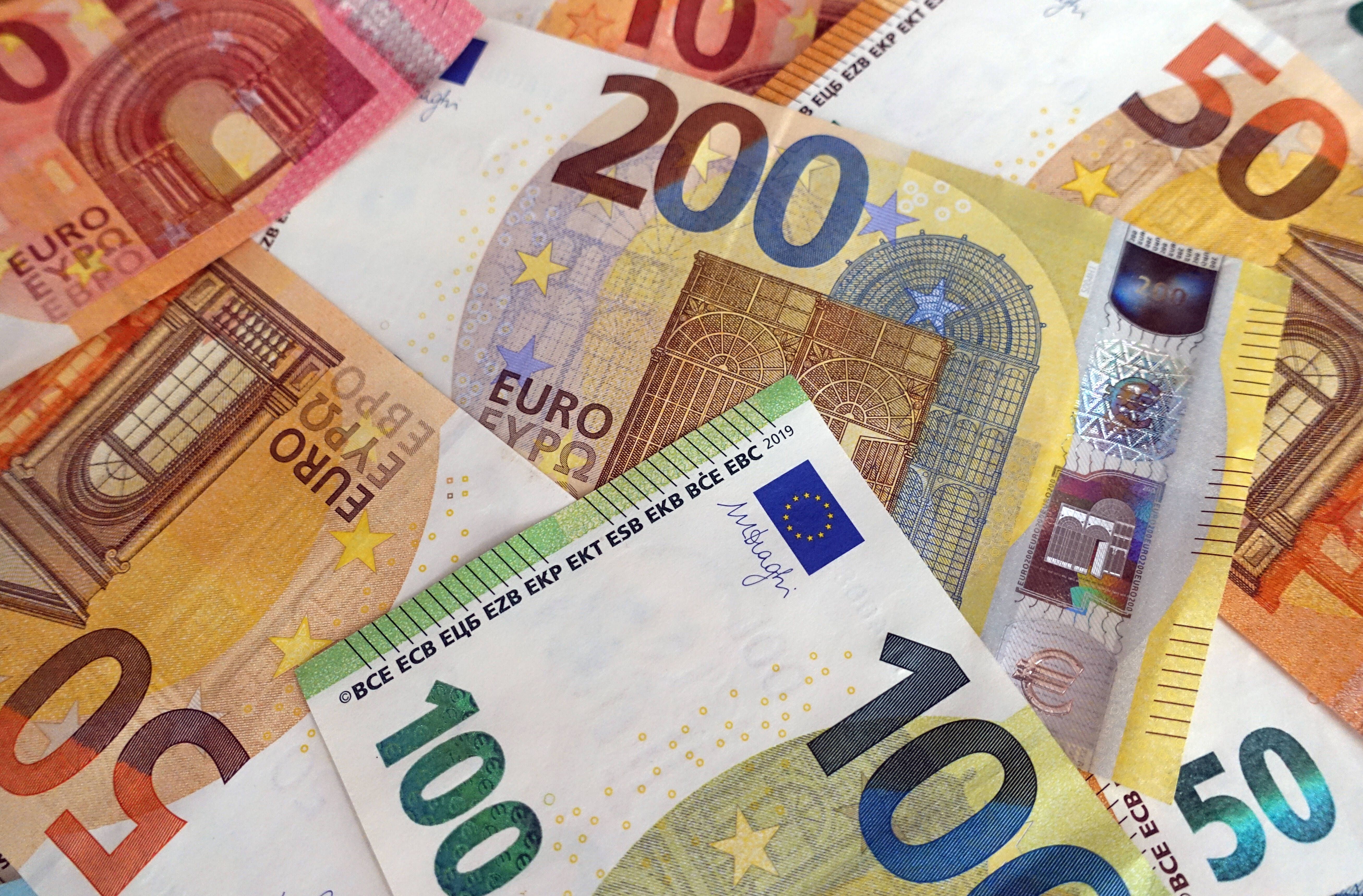Eisvogel oder Kaja Kallas? Die bizarre Debatte um die neuen Euro-Scheine