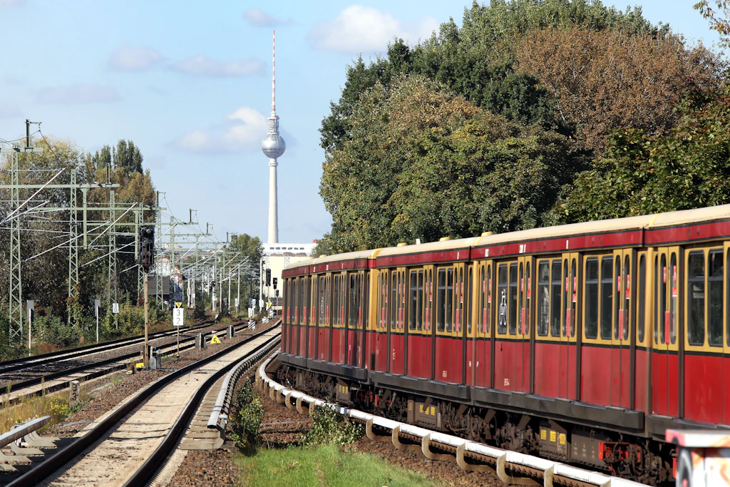 Bei der S-Bahn werden einige Bauarbeiten durchgeführt.