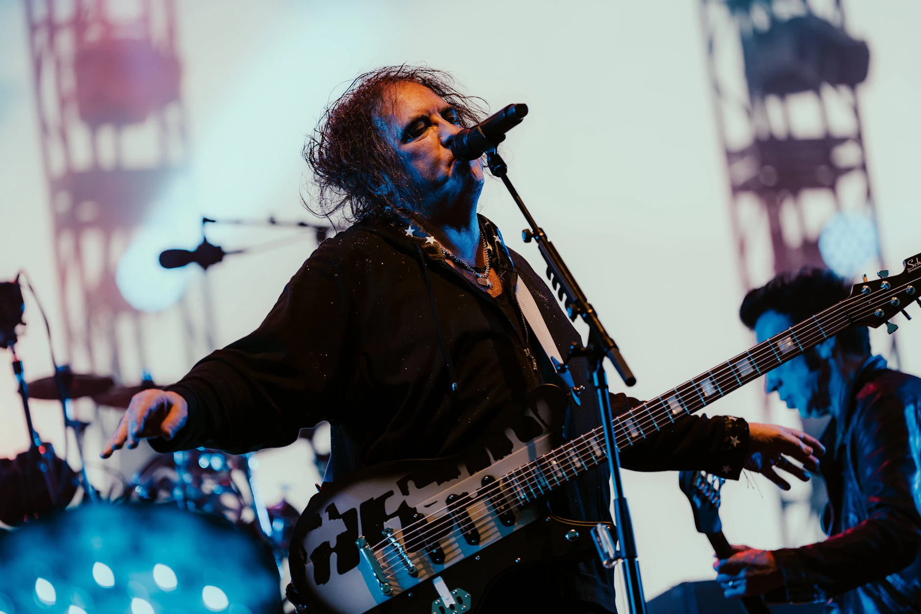 Robert Smith von The Cure. Die britische Rockband tritt diesen Freitag in Berlin auf. Auf Zweitplattformen werden Tickets teils deutlich über dem Originalpreis angeboten.