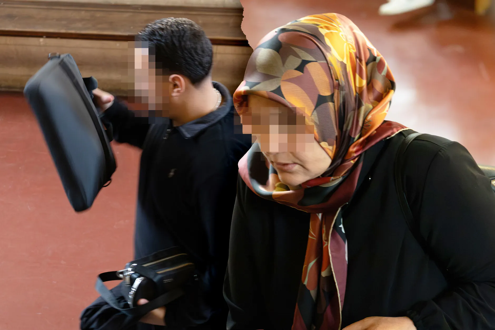 Mustafa B. und Emine O. sind zwei der Mitglieder der türkischen Familie, trafen sich jetzt vor Gericht. Es geht um Geldwäsche in Millionenhöhe.