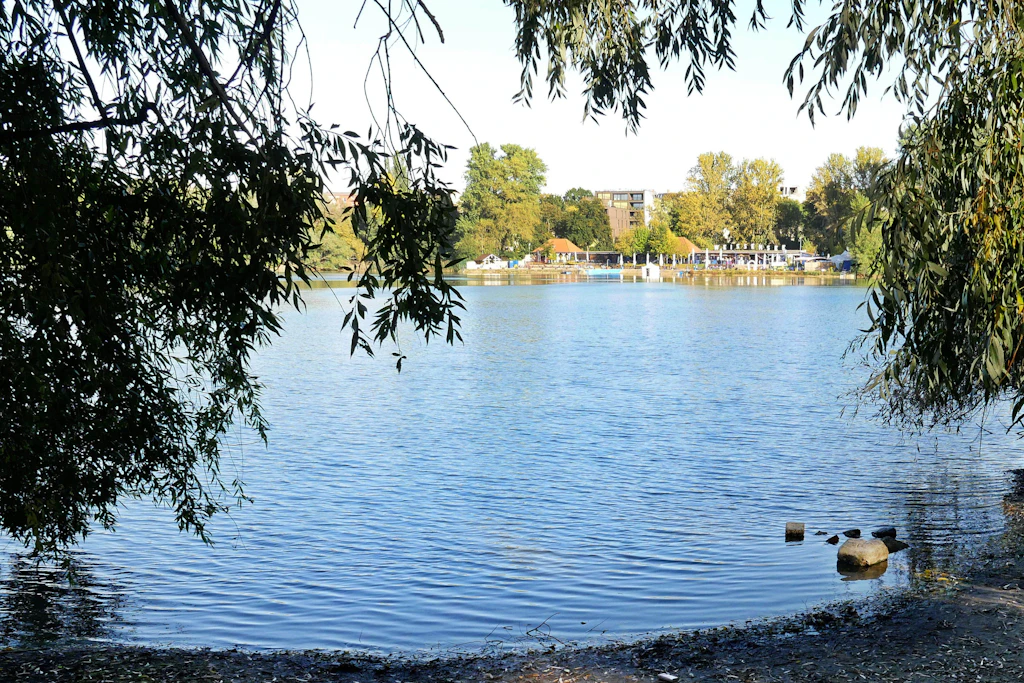 Der Blick auf den Weißensee in Berlin