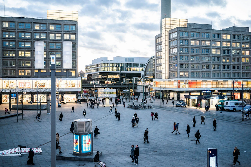 Berlin, arm, aber sexy: Heute ist die eine Hälfte des Satzes geblieben und die andere abhandengekommen.