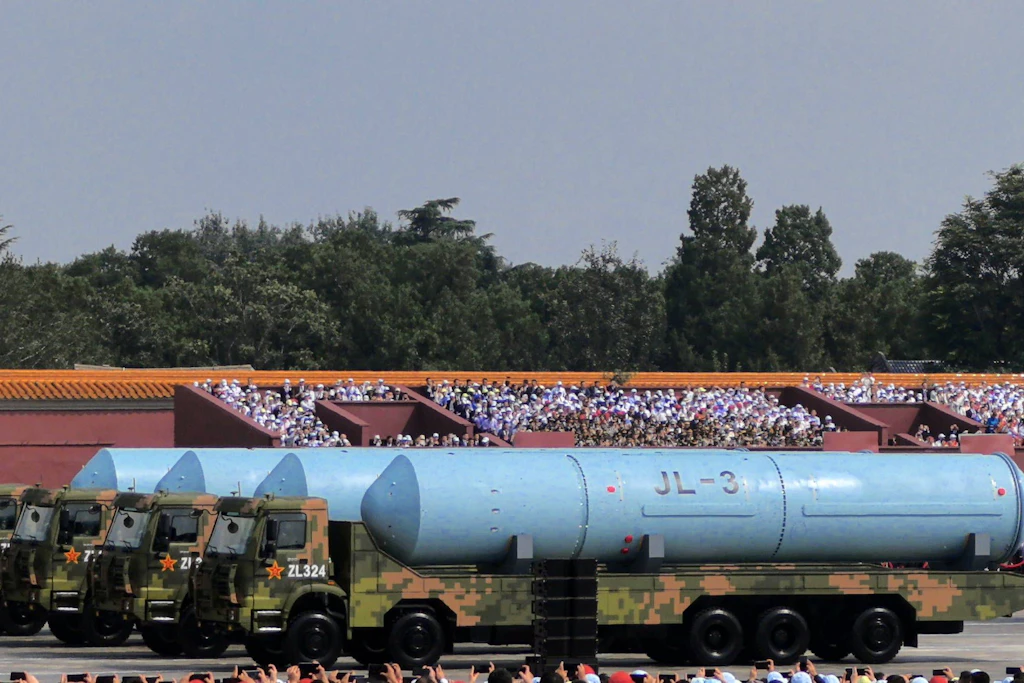Die U-Boot-gestützte ballistische Rakete JuLang-3 (JL-3) bei einer Militärparade in Peking