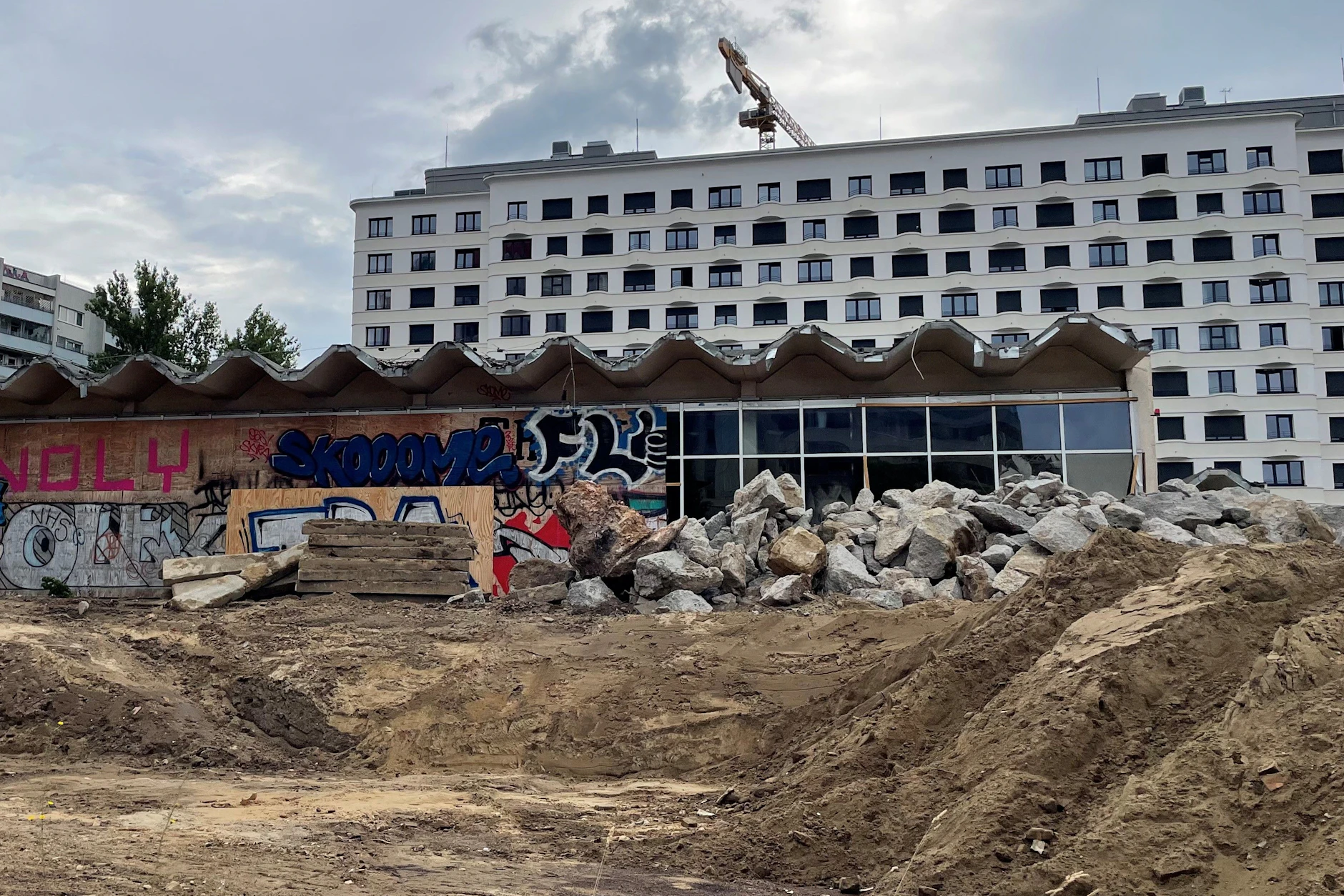 Bagger an der Schwimmhalle in der Holzmarkstraße