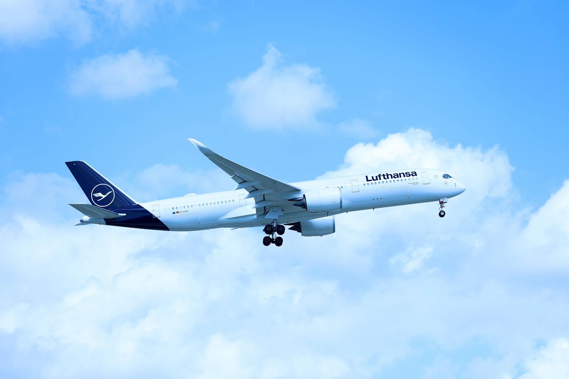 Die Flugpreise fallen bei kurzfristigen Reisen nicht unbedingt billiger aus.