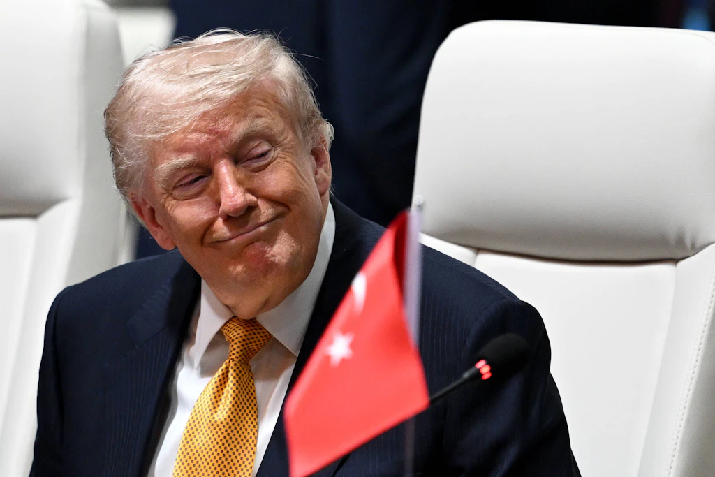 Charmeoffensive beim Nato-Gipfel in Ankara: US-Präsident Donald Trump wird von mehreren umworben.