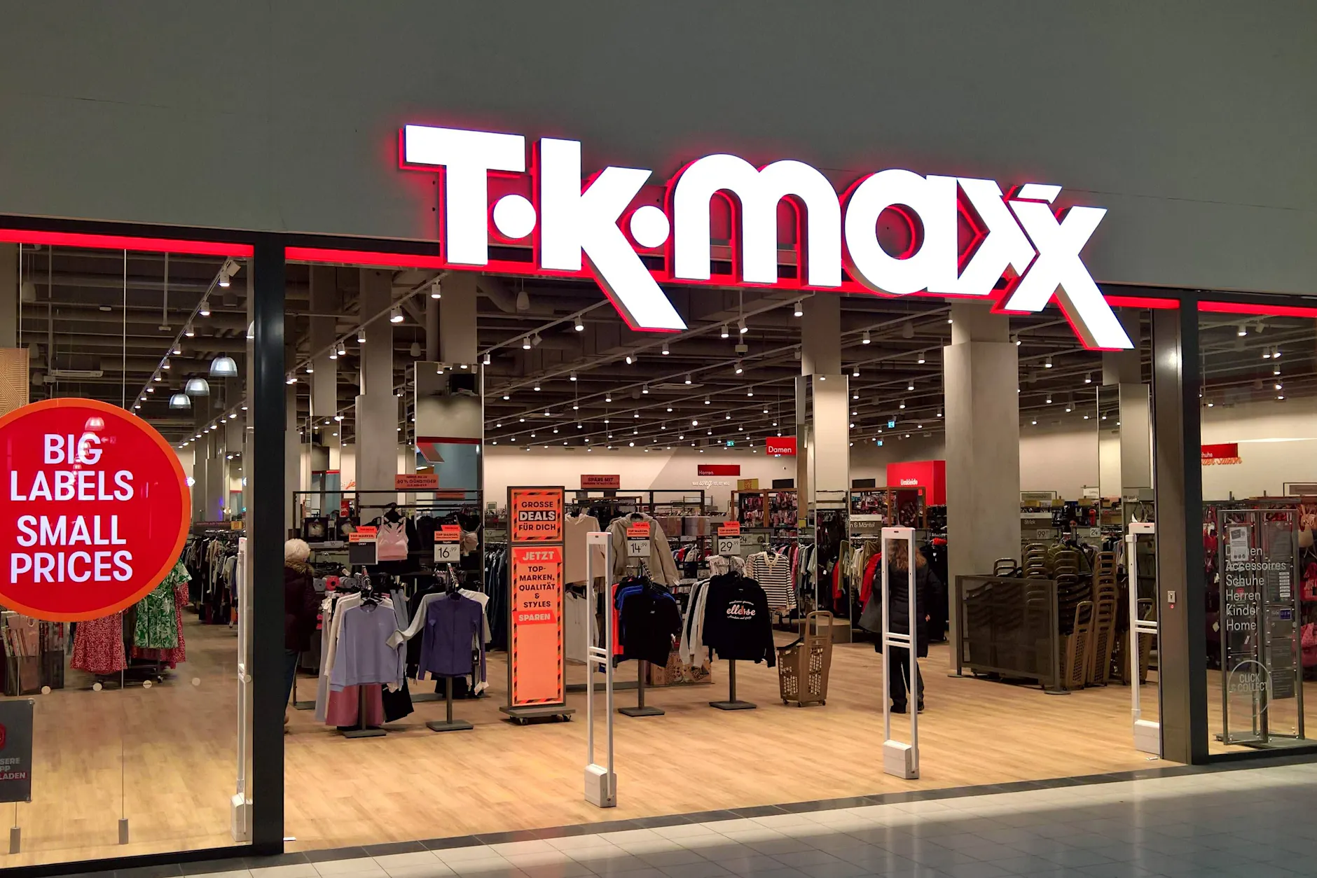 TK-Maxx-Konzern um Hunderttausende betrogen: Frau drohen 75 Jahre Haft