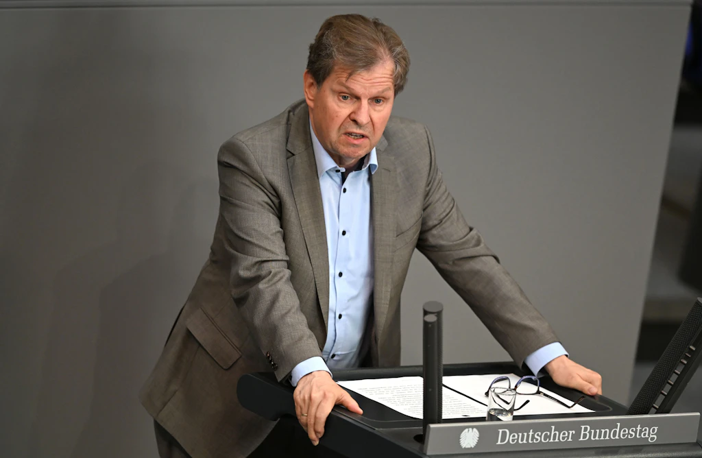Zeitenwende unter Druck: Die SPD-Linke rüttelt am Aufrüstungskurs