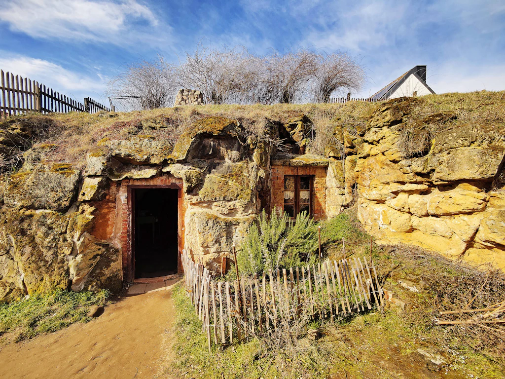 In der DDR fast vergessen: Dieses echte Hobbit-Dorf im Harz liegt nahe Berlin
