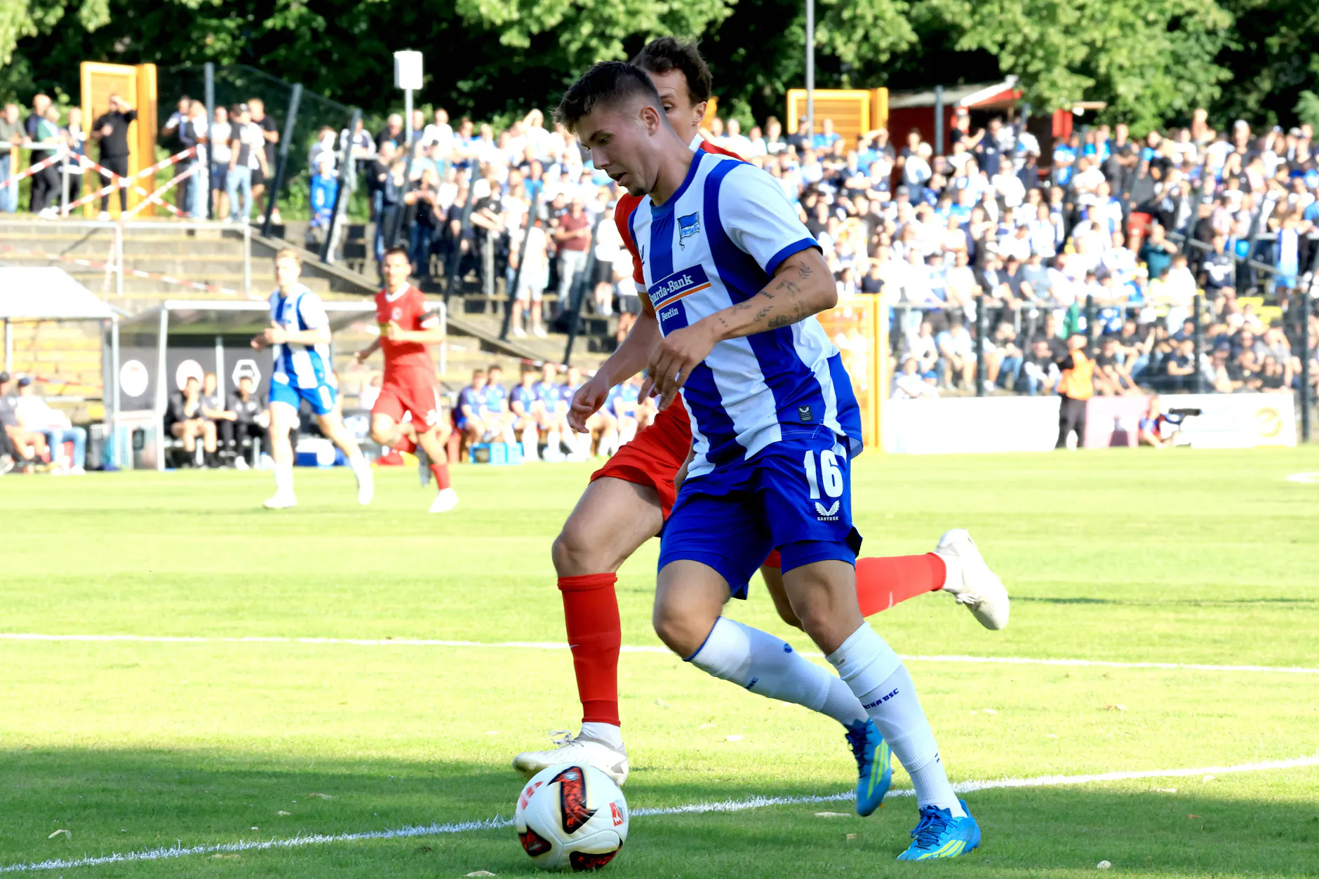 Eigentlich ist Gustav Christensen Flügelstürmer. Doch bei den ersten Testspielen von Hertha BSC spielte der Däne als linker Außenverteidiger.