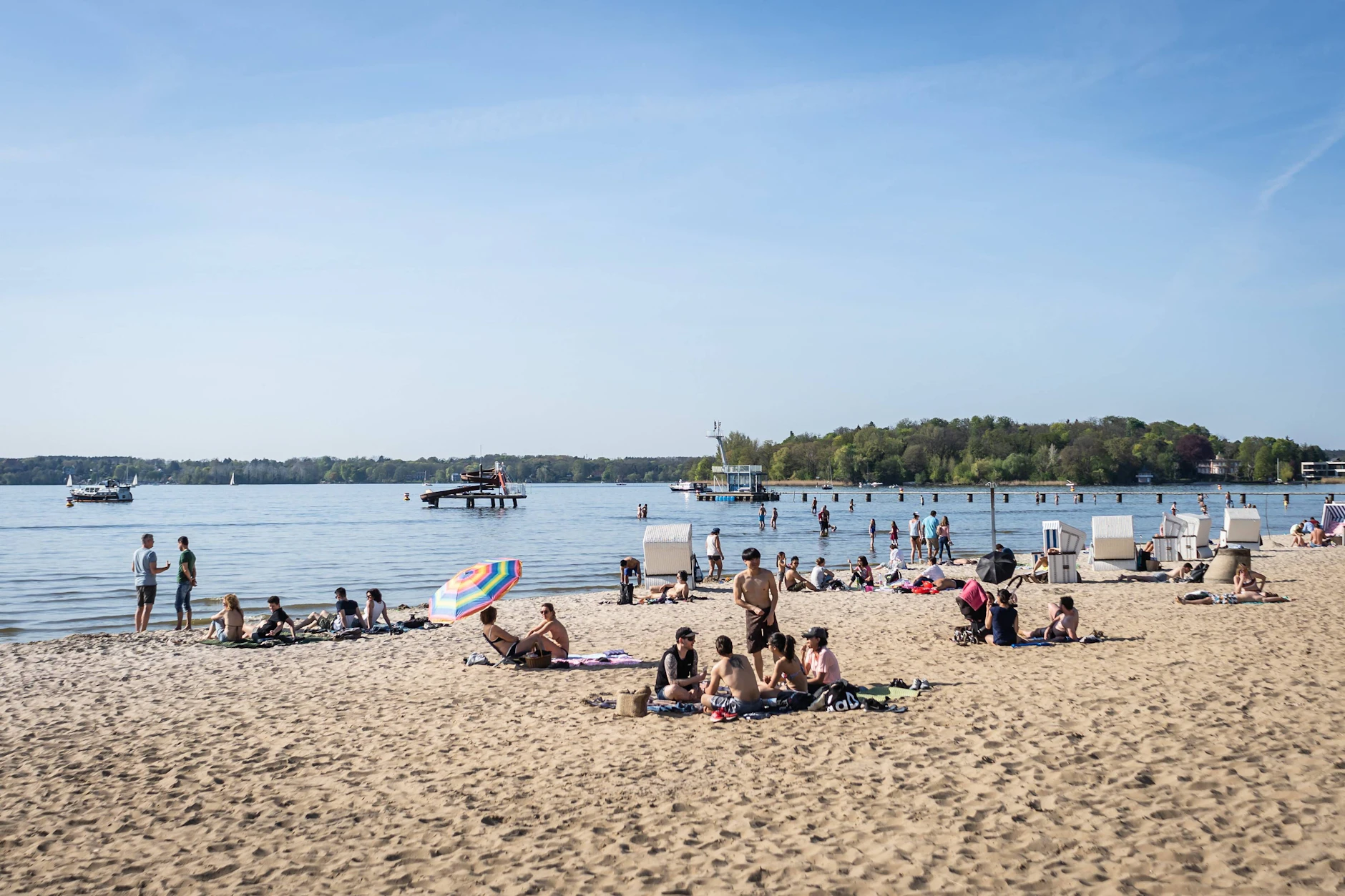Der Badebus 312 der BVG fährt direkt zum Strandbad Wannsee.