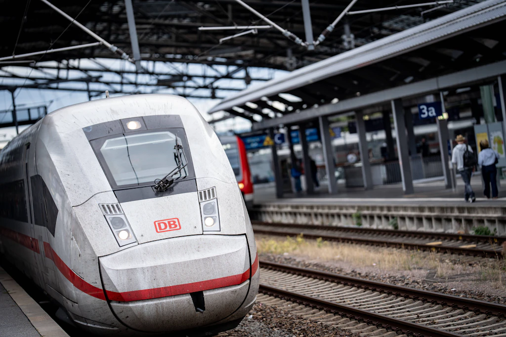 Ein ICE im Erfurter Hauptbahnhof