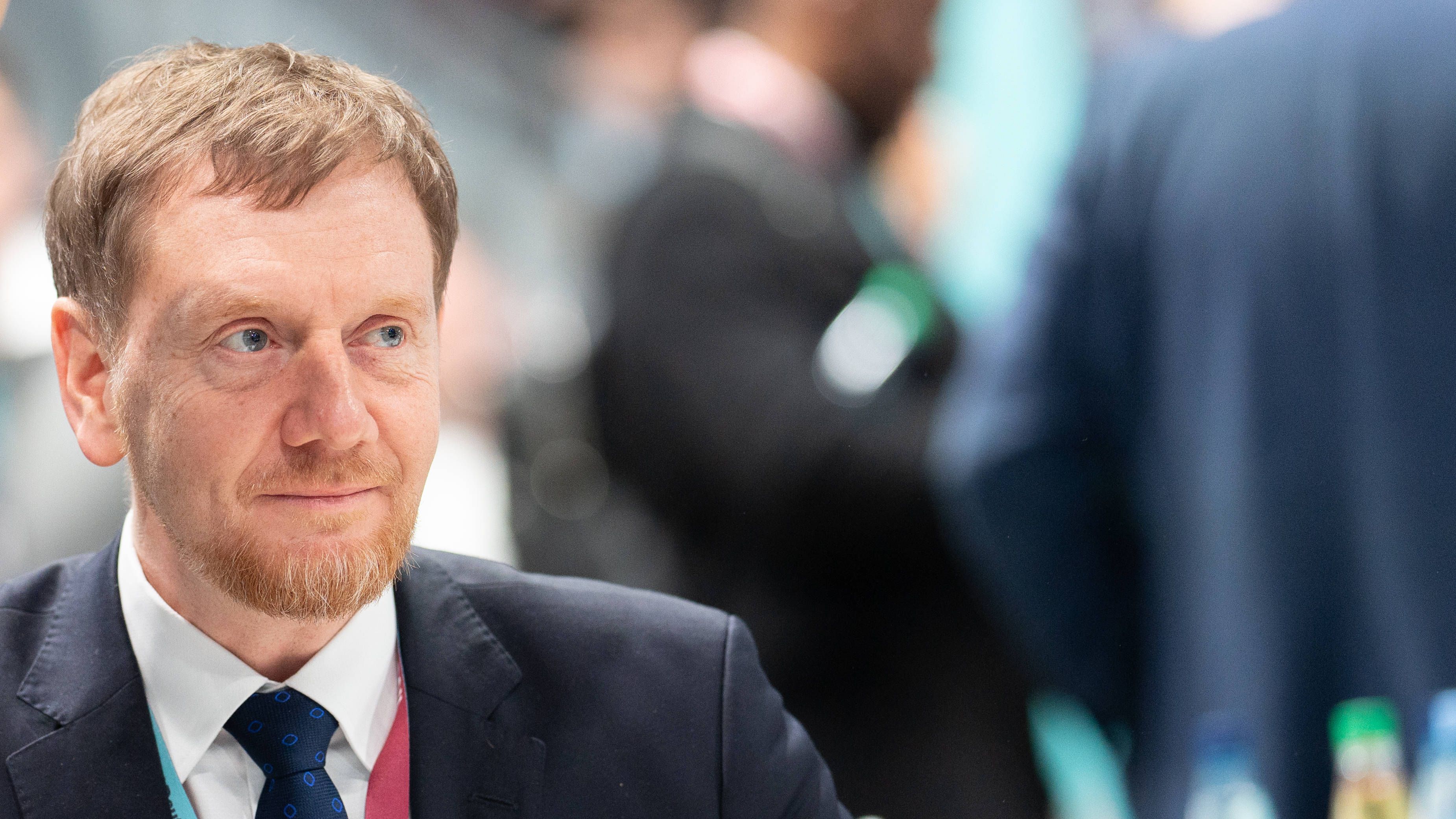 Michael Kretschmer in Grimma: Bürger gegen Windkraft und für Homöopathie – Ministerpräsident dämpft Erwartungen
