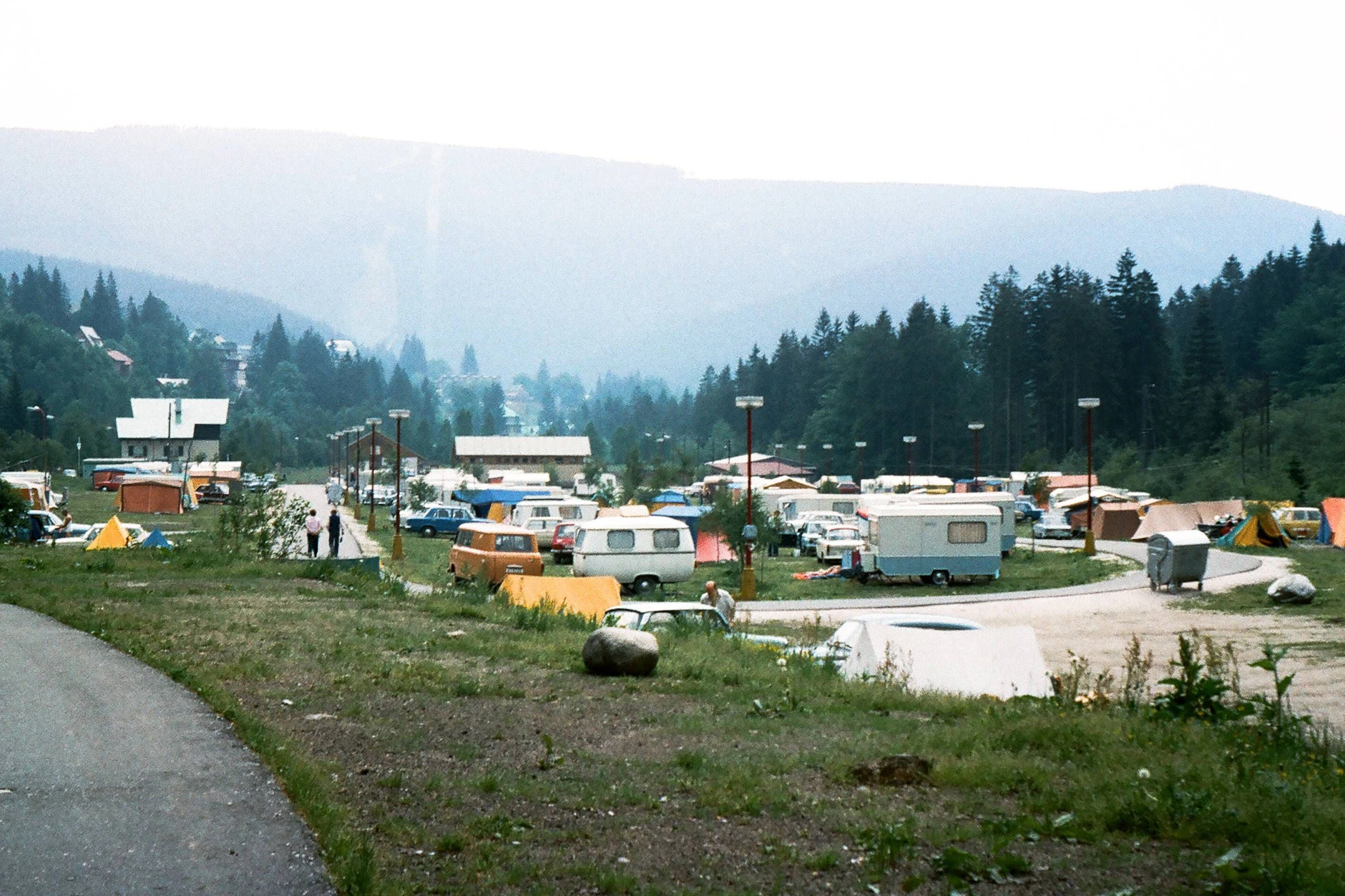 Viele DDR-Bürger zog es im Urlaub auf Campingplätze an die Ostsee oder an die Seen Mecklenburgs und Brandenburgs.