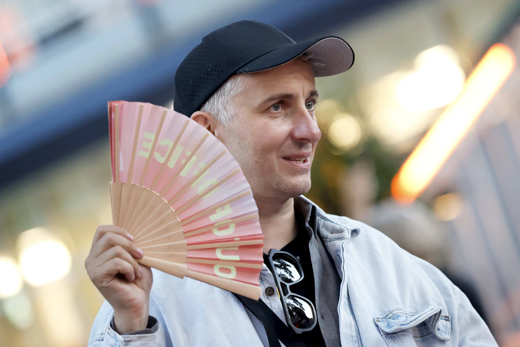 Jan Böhmermann im Park Cafe im Rheinpark vor ein paar Tagen.