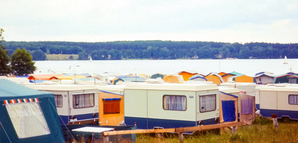 DDR-Urlaub-geht-auch-heute-F-r-wenig-Geld-k-nnen-Sie-im-Trabbi-schlafen