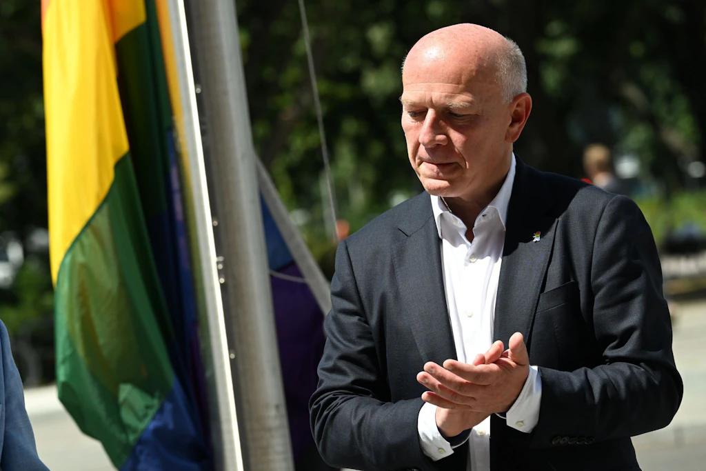 Wegners politisches Ende: Erst hisste er die Regenbogenfahne, dann trat er als Kandidat der CDU Berlin zurück