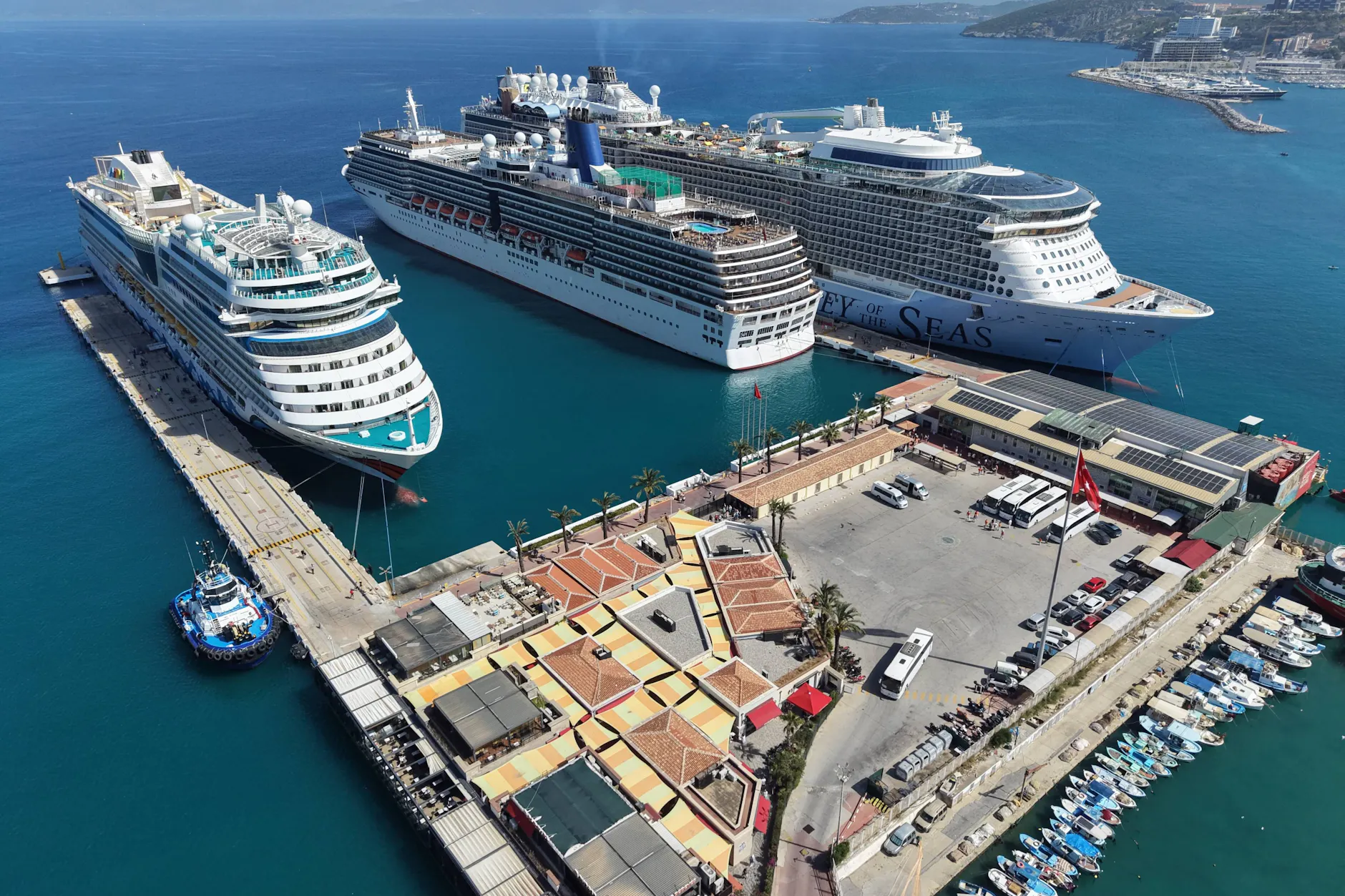 In Kuşadası durfte das Schiff zuvor ebenfalls nicht anlegen. Die Werte der Passagiere seien nicht mit denen der türkischen Behörden vereinbar.
