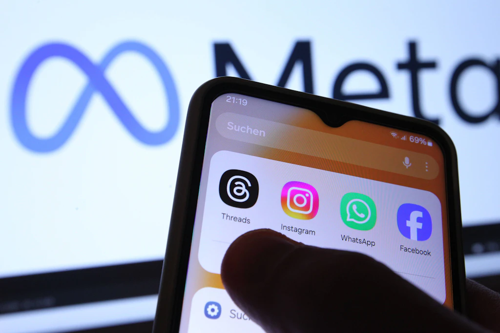 EU wirft Meta DSA-Verstoß vor: Facebook und Instagram sollen Endlos-Scrollen abschalten