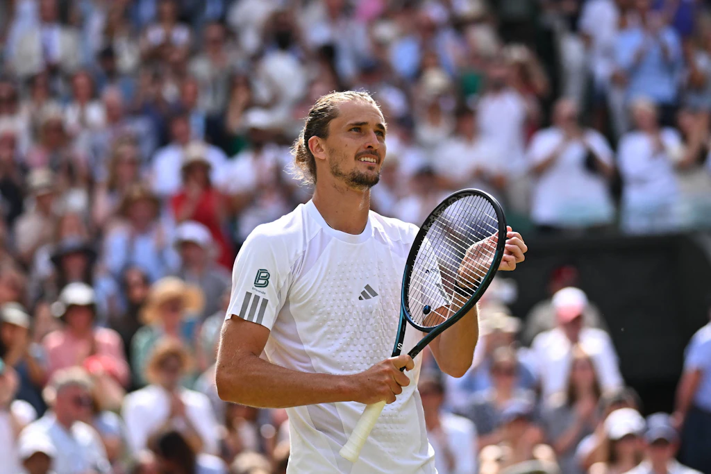 Alexander Zverev während seines Halbfinalspiels bei den Wimbledon Championships 2026 im AELTC in London, Großbritannien, am 10. Juli 2026.
